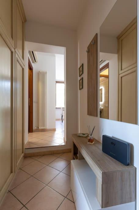 Residenza Sirtori Free Parking Apartment Verona Bagian luar foto