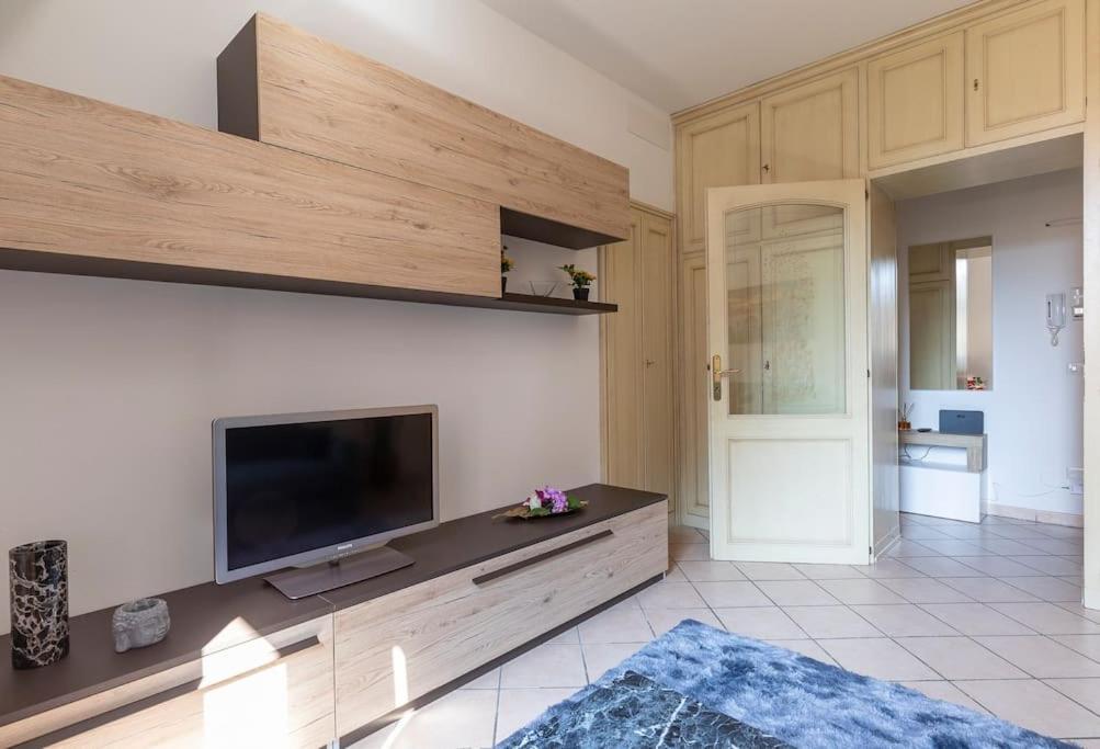 Residenza Sirtori Free Parking Apartment Verona Bagian luar foto