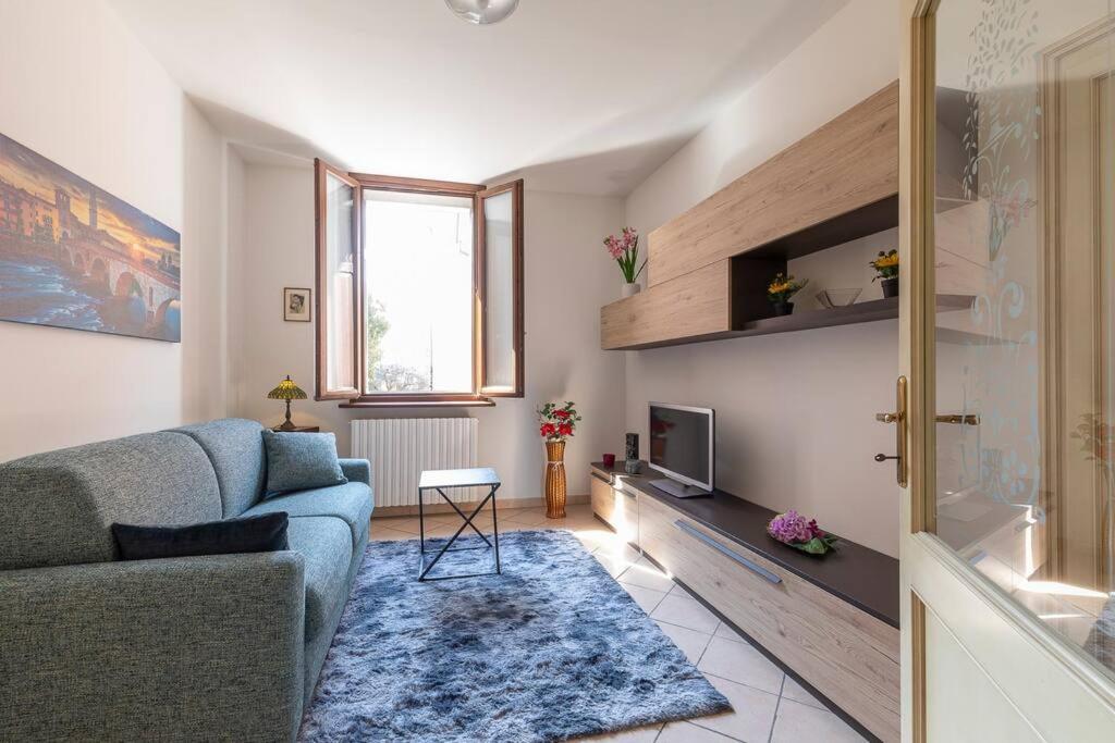 Residenza Sirtori Free Parking Apartment Verona Bagian luar foto