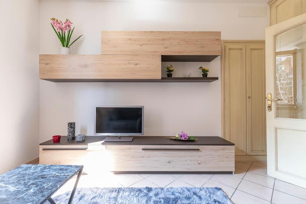 Residenza Sirtori Free Parking Apartment Verona Bagian luar foto